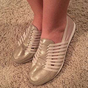 Easy Spirit Gold Shoes 💙